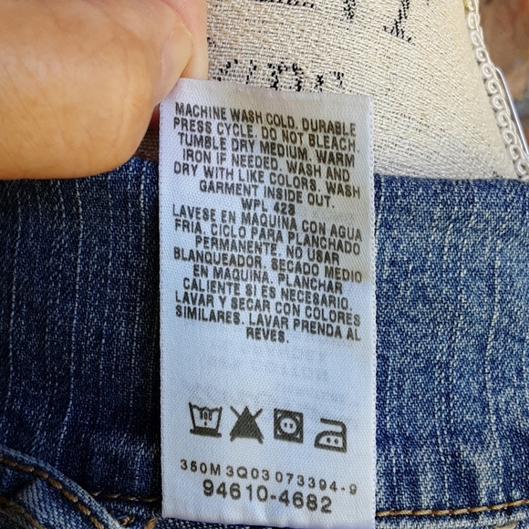 Levi Strauss Blue Denim Button Front Jean Jacket. - Picture 9 of 12